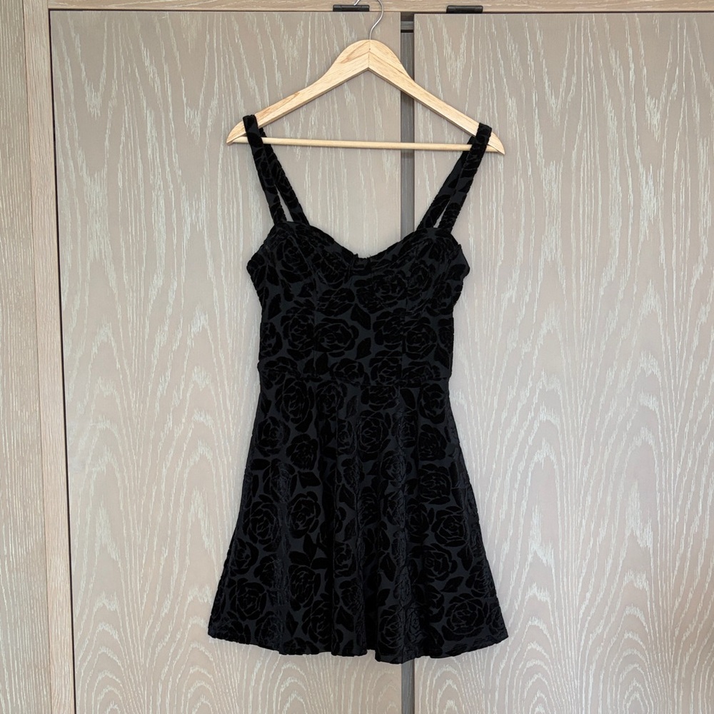 Abercrombie & Fitch Black Satin Floral Mini Dress